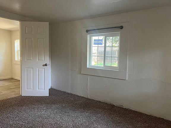 5th image of 2024 Willow Ave