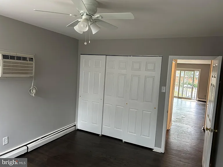 839 Garrett Ln — Photo 8