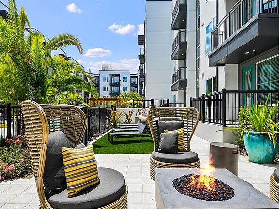3rd image of 1874 Harmon Ave #202