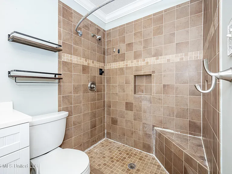 20608 Scarborough Rd — Photo 38