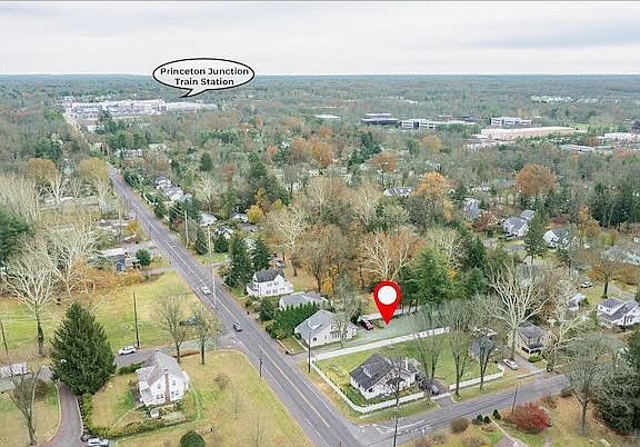 3rd image of 206 Washington Rd