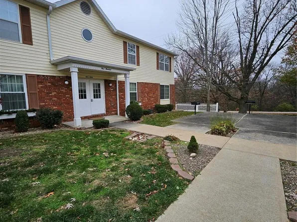 402 Huckleberry Heights Dr, Hannibal, MO 63401