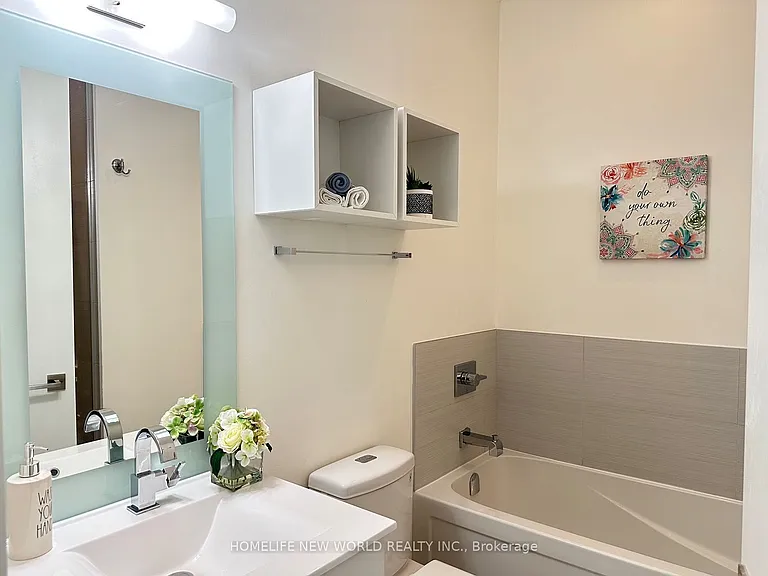 111 Saint Clair Ave W #1421 — Photo 5