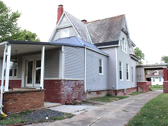 39th image of 304 S Maple St