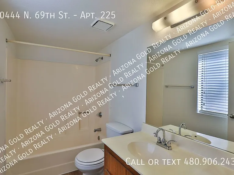 10444 N 69th St #225 — Photo 8