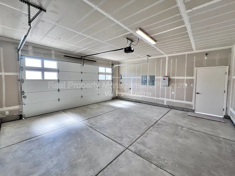 2059 N Wagon Ln — Photo 24