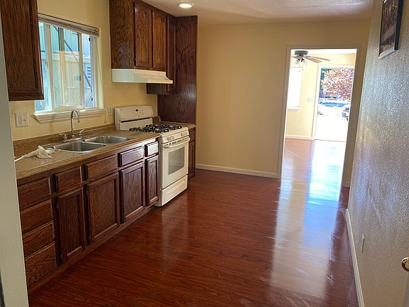 5th image of 382 S Sinclair Ave