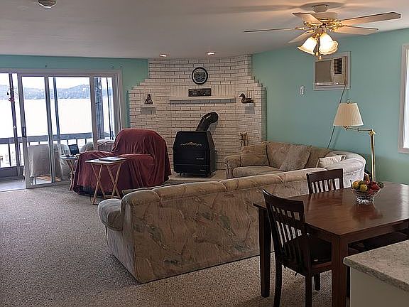 LIVING & KITCHEN NOOK