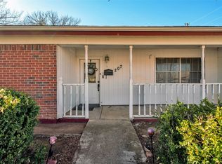 207 Arnett Dr, Euless, TX 76040