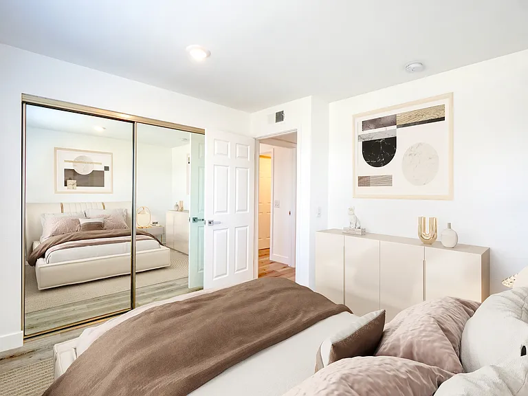 301 North Alvarado Street — Photo 14