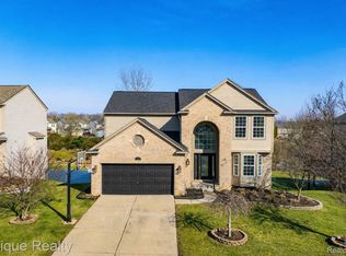 7858 Turrillium Ln, Waterford, MI 48327