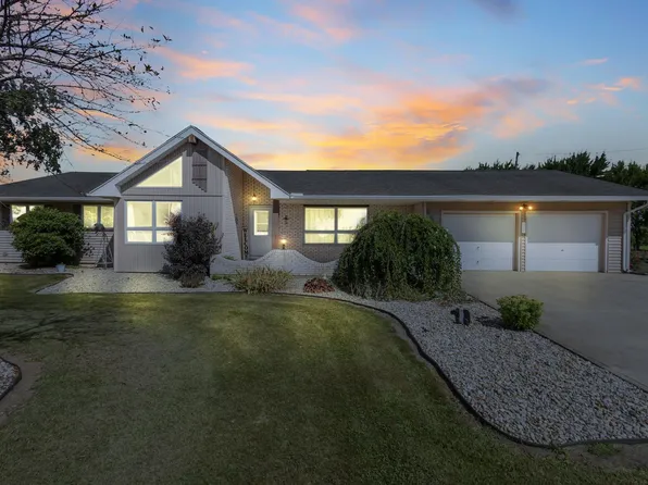 8529 E Us Highway 20, New Carlisle, IN 46552