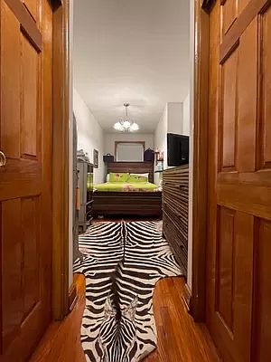 5th image of 138 W 70th St #2BB