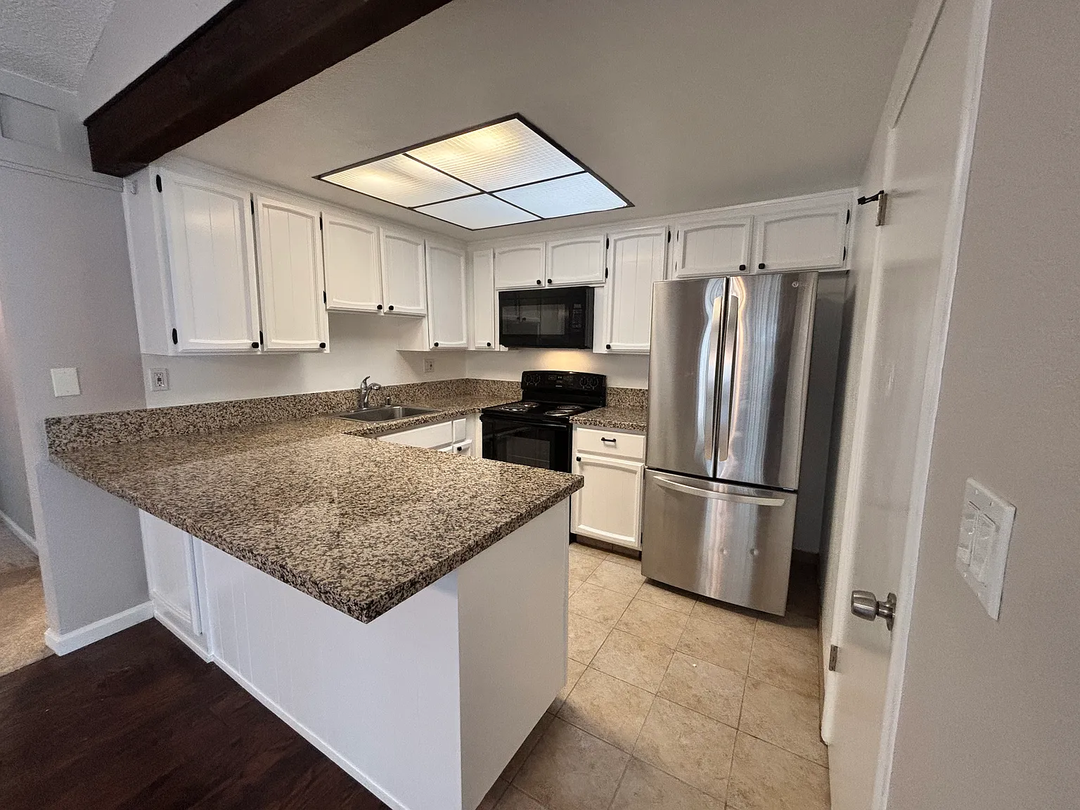 2 bed, 1200 sqft, $2,395 — Photo 2