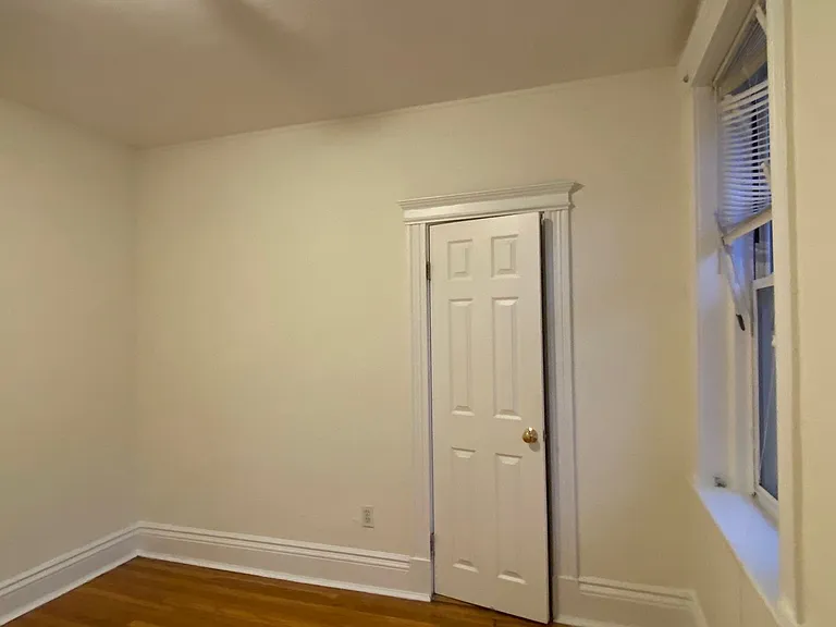 4 Camelot Ct #14 — Photo 16