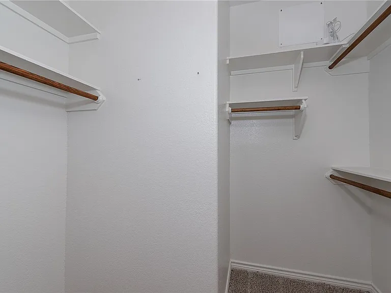 503 Hayes Ln — Photo 15