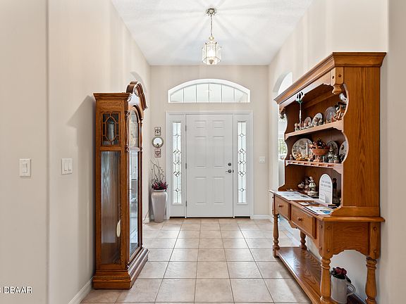 4th image of 3644 Christa Ct