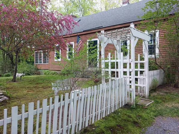 24 McDonough Road, Newport, NH 03773