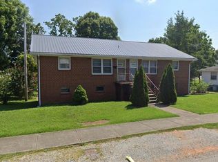 213 E Walnut St #A, Dickson, TN 37055