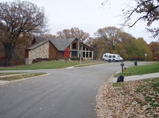 10590 W 108th Ter, Overland Park, KS 66210