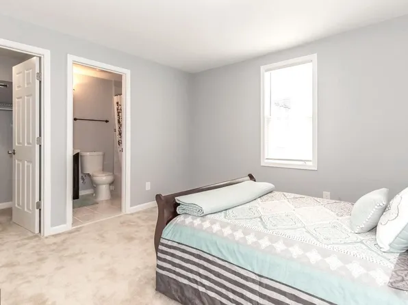 7 Robinson Ave, Dundalk, MD 21222