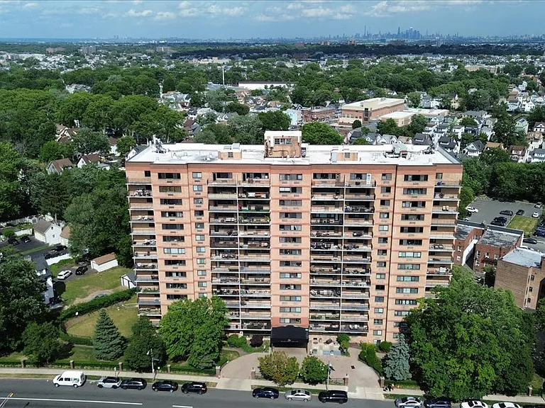60 Parkway Dr E #12A — Photo 4