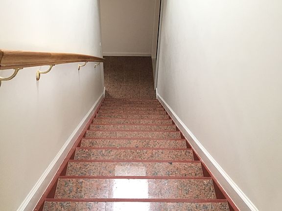 4th image of 4546 161st St #3