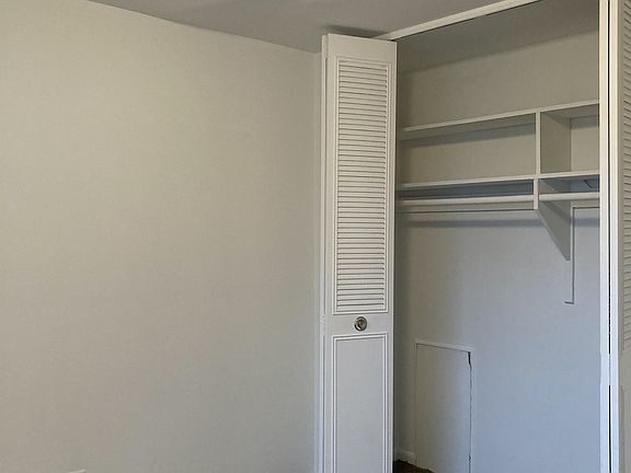 5th image of 24901 Jefferson Ave APT 202