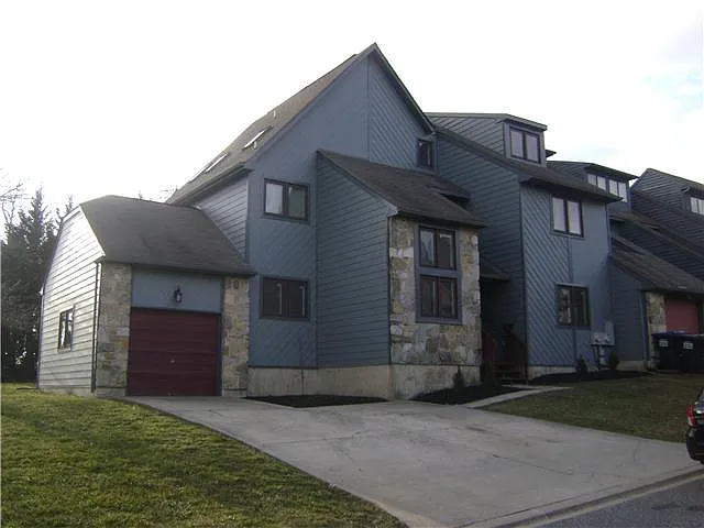 13 Foxtail Ct photo 1