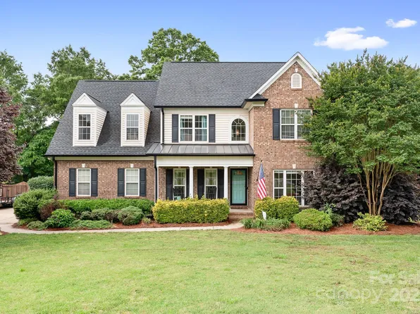 9000 Petunia Ct, Gastonia, NC 28056