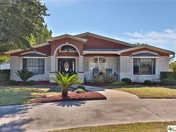 2nd image of 1011 Llewelyn Dr