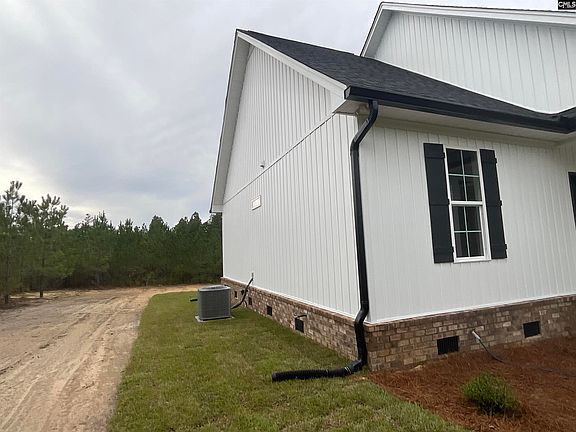 2nd image of 983 Mount Zion Rd