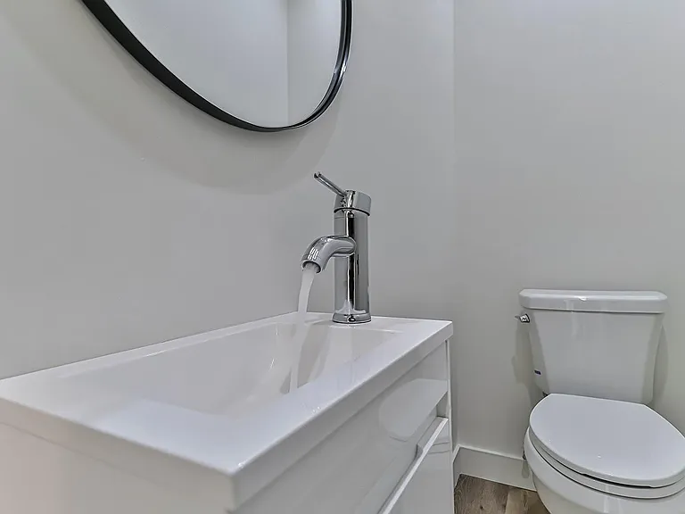 11801 Albers St — Photo 18