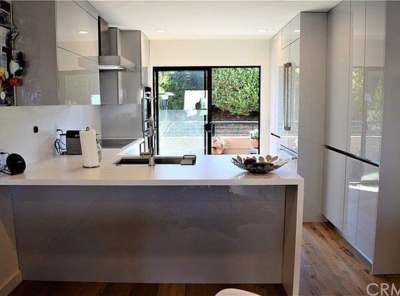 3rd image of 439 Camino De Las Colinas