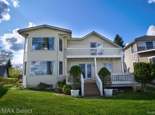 13469 Haddon St, Fenton, MI 48430