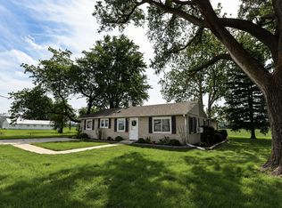 2757 School Dr, Morris, IL 60450