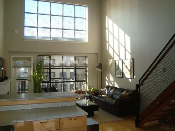 648 Herald St #306, Victoria, BC V8W 1S7