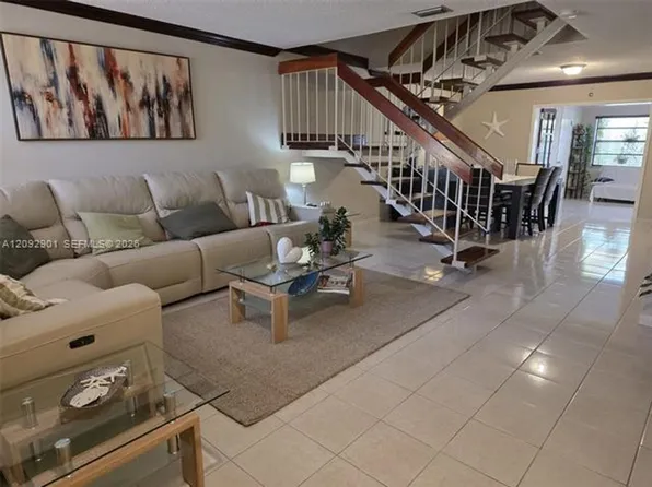 126XX SW 9th Ln #Townhouse B, Miami, FL 33184