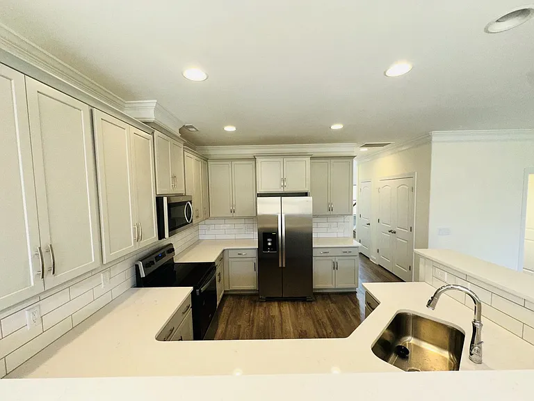 1018 Bonanza Ln — Photo 6