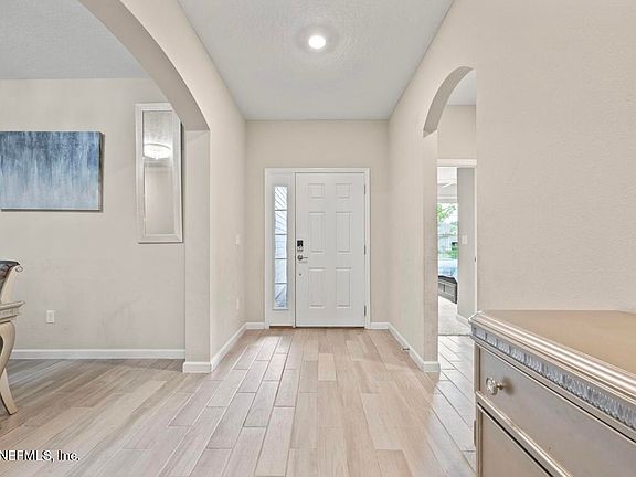 3rd image of 3847 FEATHERSTONE Court