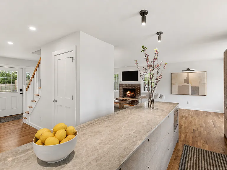 36 Floyd St — Photo 14