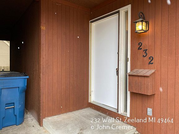 3rd image of 232 Wall St