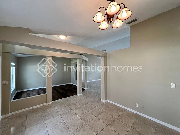 5th image of 1038 SW Aviation Ave