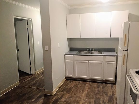3rd image of 1105 Sewanee Dr APT 2