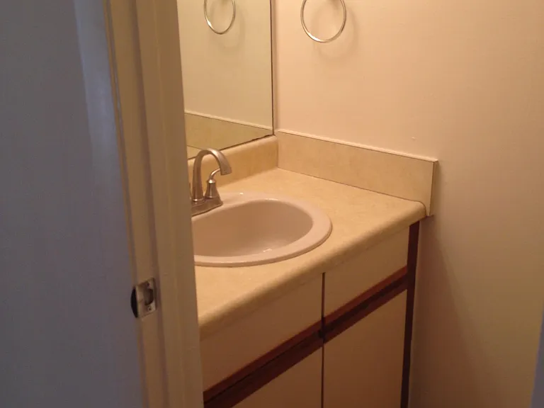 1325 W 12th St #C3 — Photo 7