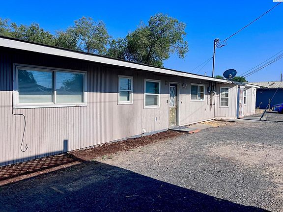 3rd image of 154 Carswell Dr
