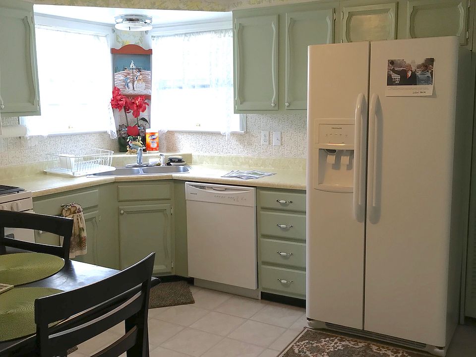 2nd image of 1115 S Brown Ave