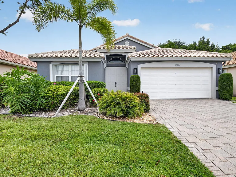 11728 Dove Hollow Ave — Photo 1