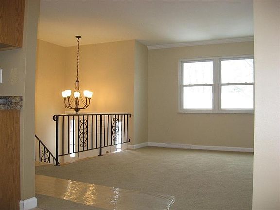 3rd image of 10674 Gloria Ave