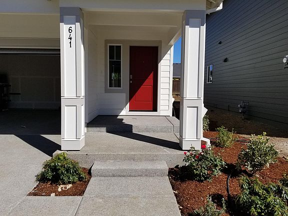 4th image of 641 NE 138th Pl